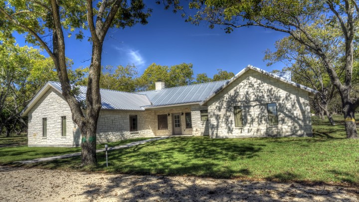 Frio Pecan Farm House 33